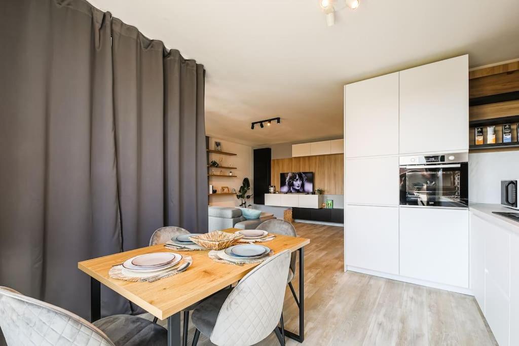 Luxury Apt. Near River & Parking ทิมิชัวรา ภายนอก รูปภาพ