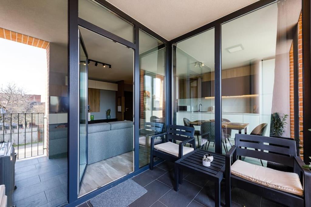 Luxury Apt. Near River & Parking ทิมิชัวรา ภายนอก รูปภาพ